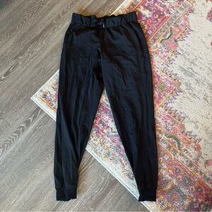 Lululemon On The Fly Jogger *Luxtreme Size 6